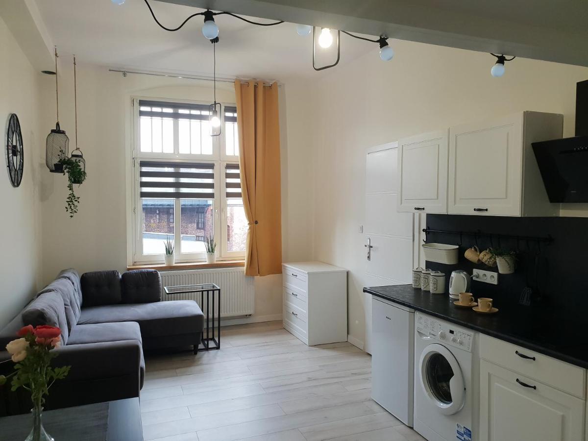 Przytulna Kawalerka Z Antresola Apartment Katowice Exterior foto
