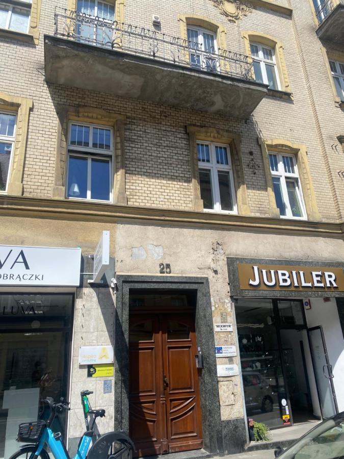 Przytulna Kawalerka Z Antresola Apartment Katowice Exterior foto